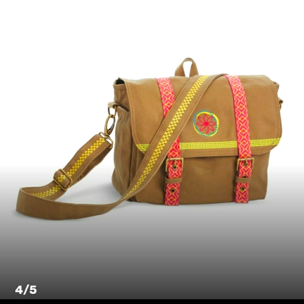 American Girl Lea Clark Doll's Life Size Matching Canvas Travel Messenger Bag